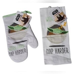 Star Wars Kitchen The Mandalorian Grogu Home Oven Mitt & Towel Bundle Set NWT